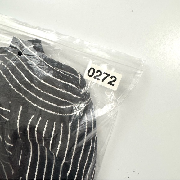 White House Black Market Women’s M Black White Striped High Neck Tank Top Shirt - Picture 11 of 11